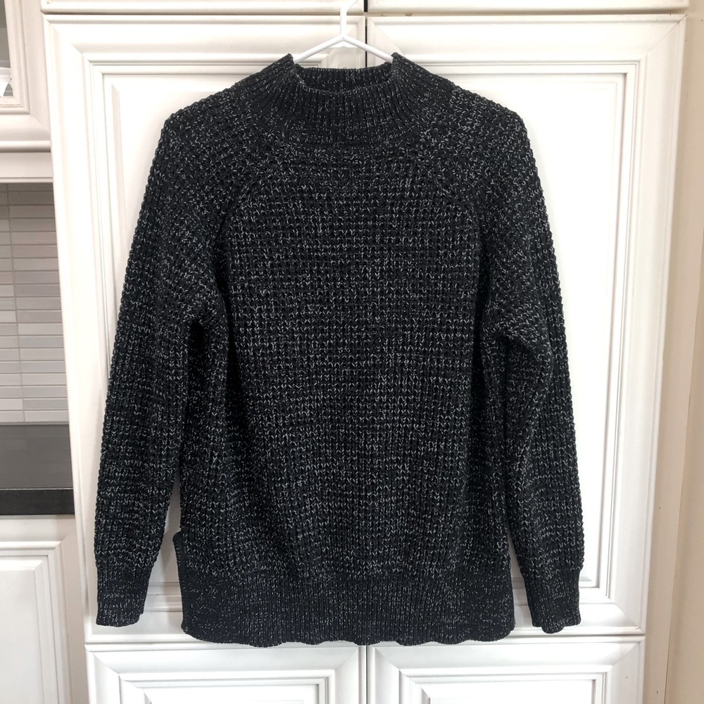 Roots women’s knit sweater